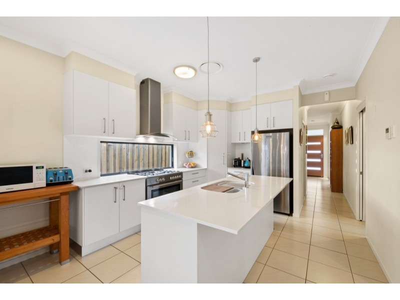 90 Nicklaus Parade, North Lakes QLD 4509