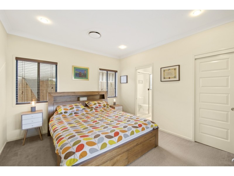 90 Nicklaus Parade, North Lakes QLD 4509