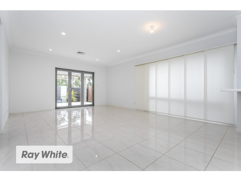 22 Denham Crescent, North Lakes QLD 4509