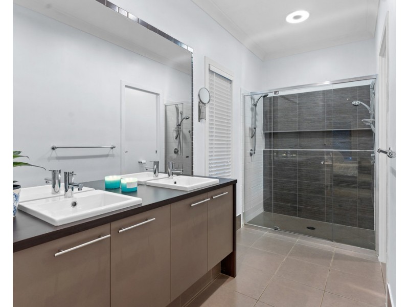 15 Elkington Circuit, North Lakes QLD 4509