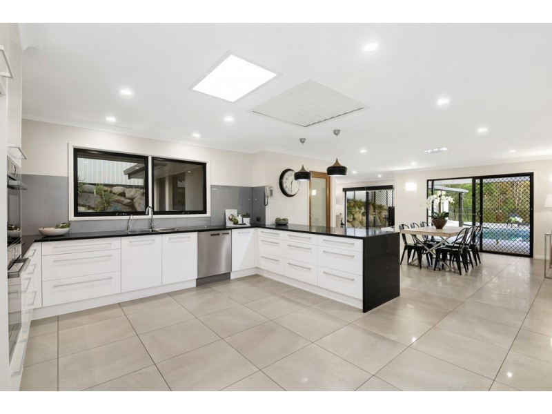 18 Vores Road, Whiteside QLD 4503