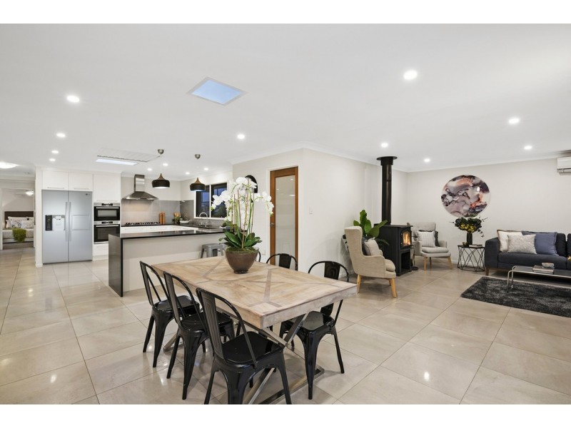 18 Vores Road, Whiteside QLD 4503