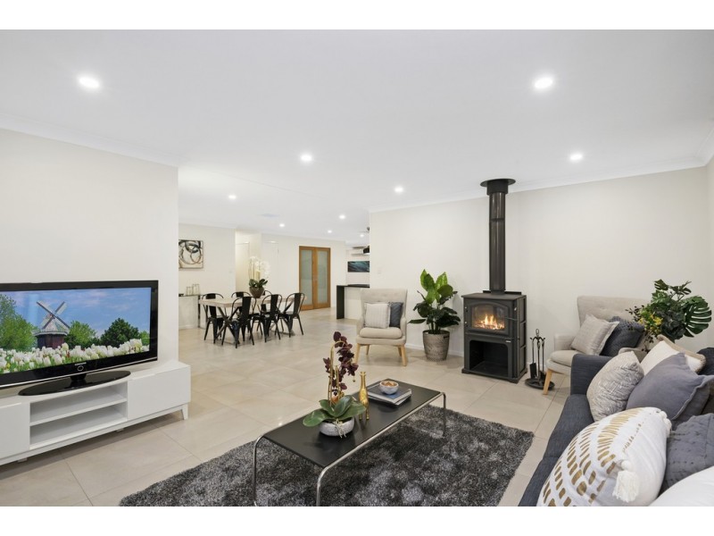 18 Vores Road, Whiteside QLD 4503