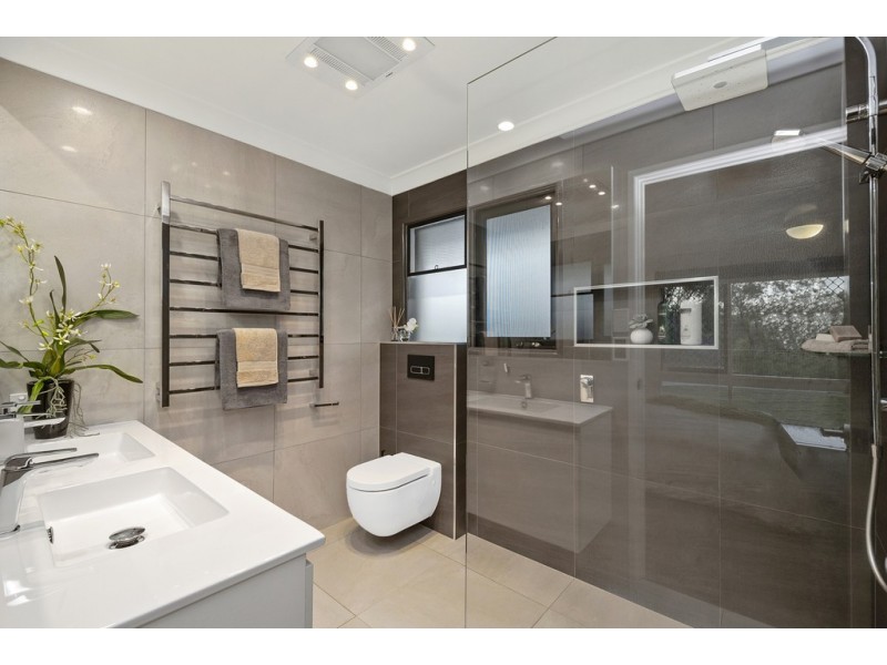 18 Vores Road, Whiteside QLD 4503