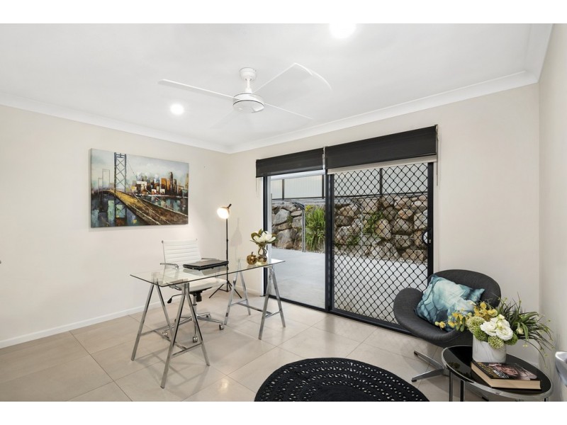 18 Vores Road, Whiteside QLD 4503