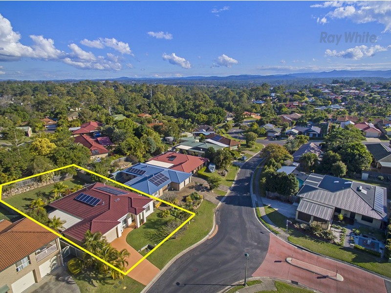8 Valmadre Court, Petrie QLD 4502