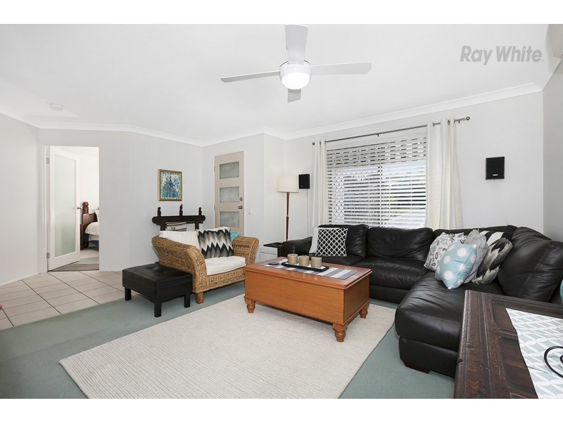 8 Valmadre Court, Petrie QLD 4502