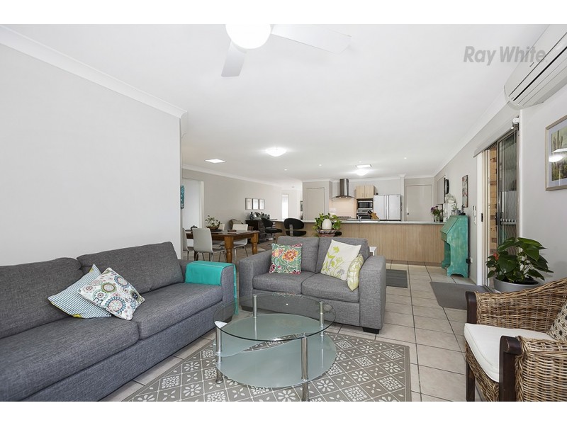 8 Valmadre Court, Petrie QLD 4502