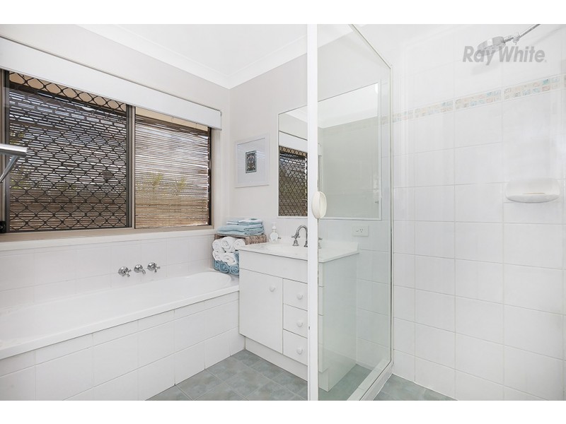 8 Valmadre Court, Petrie QLD 4502