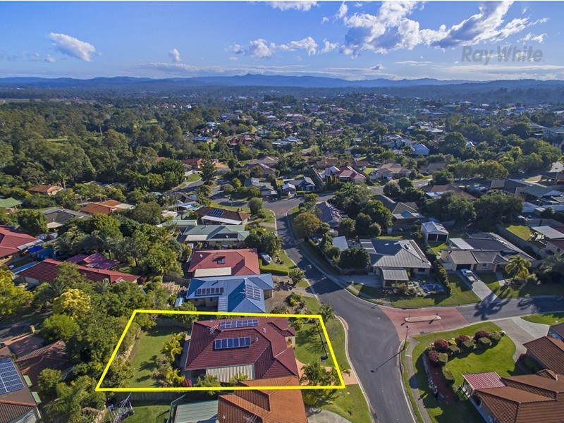 8 Valmadre Court, Petrie QLD 4502