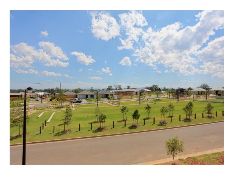16 Brooklyn Close, North Lakes QLD 4509