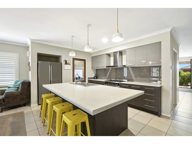 26 Livingstone Court, North Lakes QLD 4509
