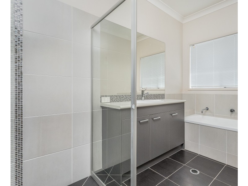 45 Sears Parade, North Lakes QLD 4509