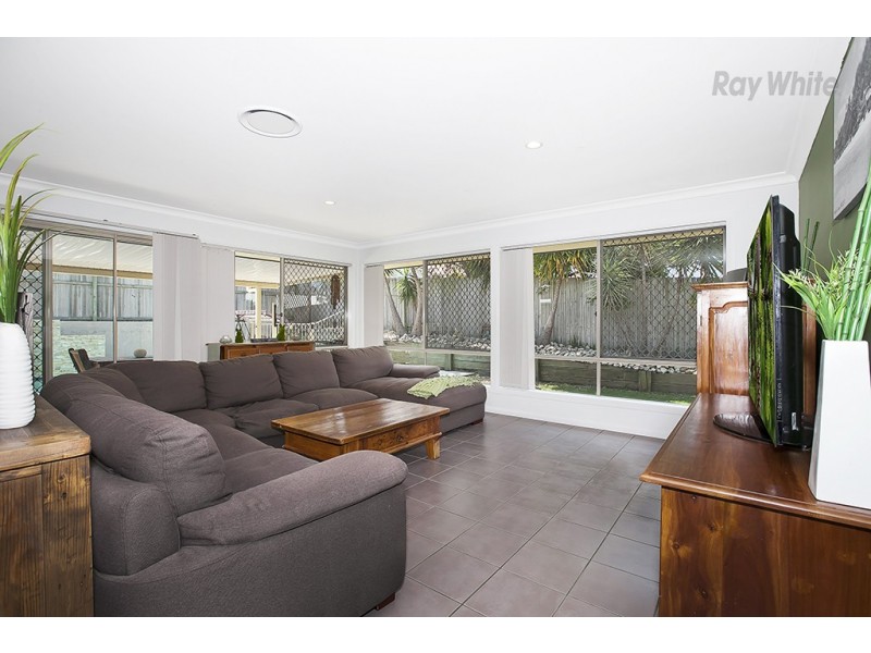 6 Lochern Court, North Lakes QLD 4509
