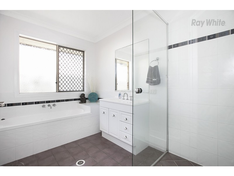 6 Lochern Court, North Lakes QLD 4509