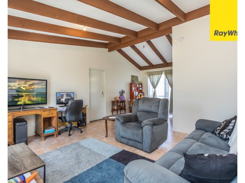 2/11 Honeysuckle Street, Caboolture QLD 4510