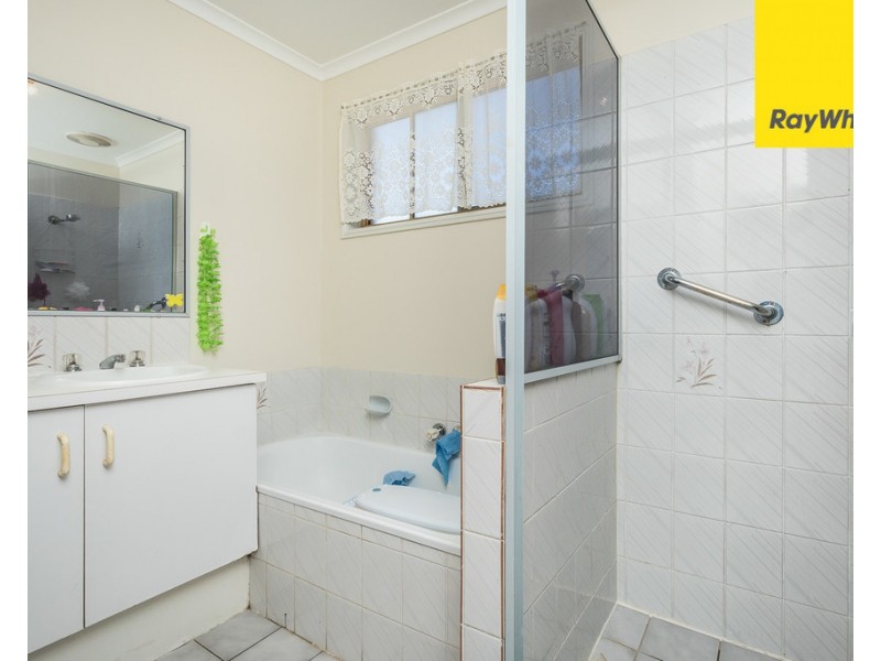 2/11 Honeysuckle Street, Caboolture QLD 4510