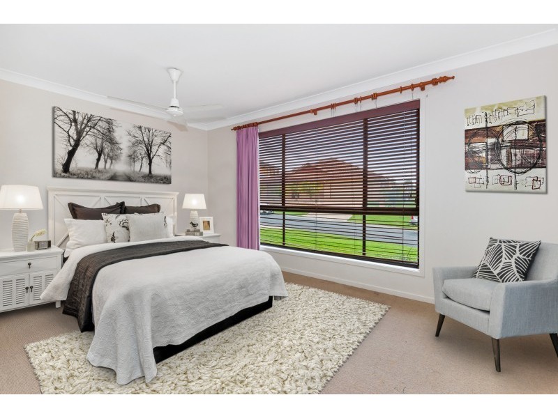 48 Chilton Crescent, North Lakes QLD 4509