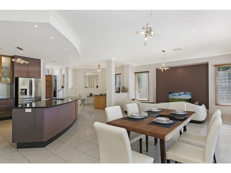 24 Sandpiper Avenue, North Lakes QLD 4509