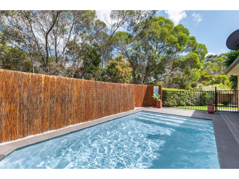 1 Conway Court, North Lakes QLD 4509