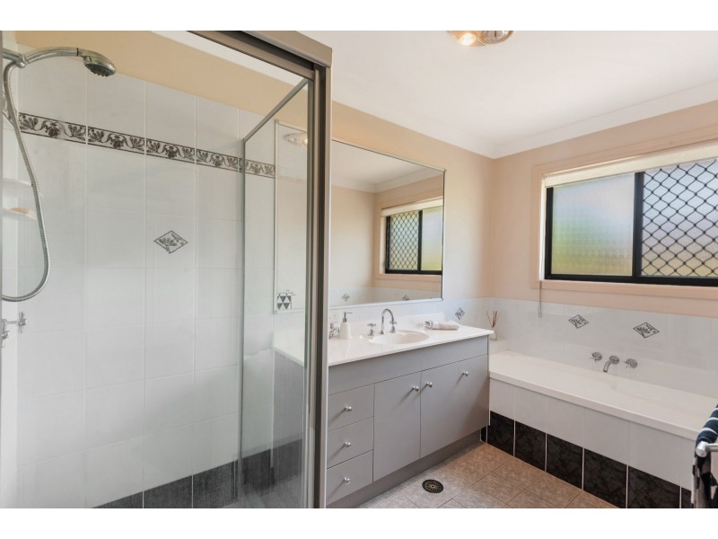 1 Conway Court, North Lakes QLD 4509