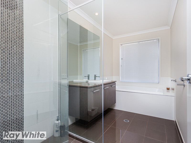 79 Mapleton Drive, North Lakes QLD 4509
