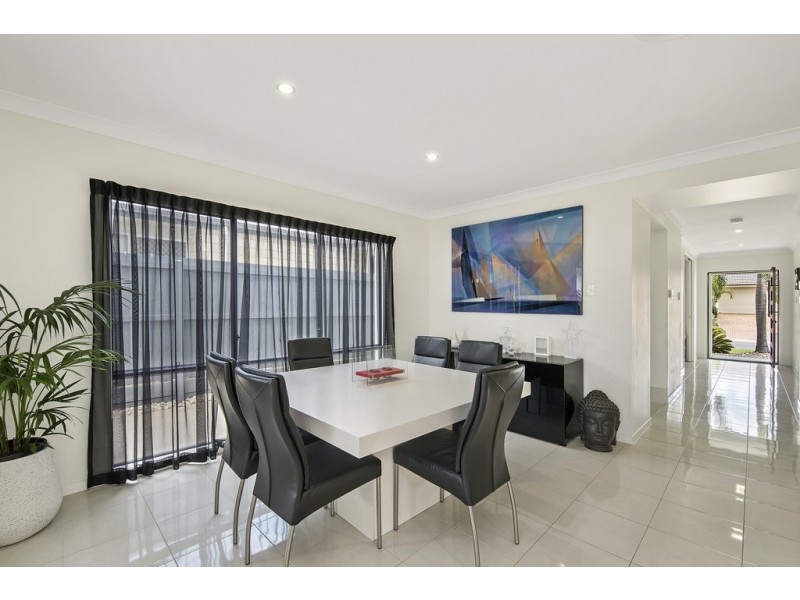 112 Mackintosh Drive, North Lakes QLD 4509