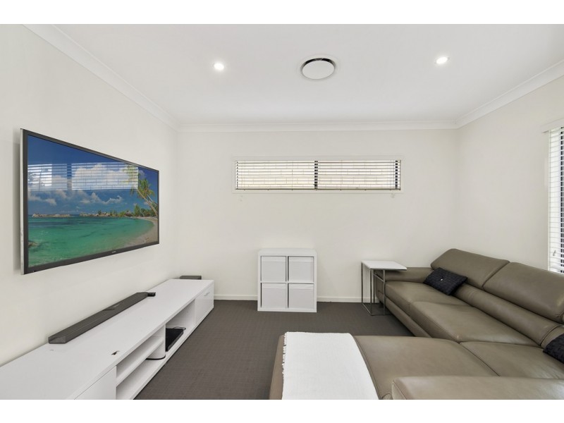 112 Mackintosh Drive, North Lakes QLD 4509