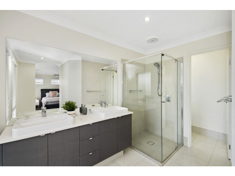 112 Mackintosh Drive, North Lakes QLD 4509