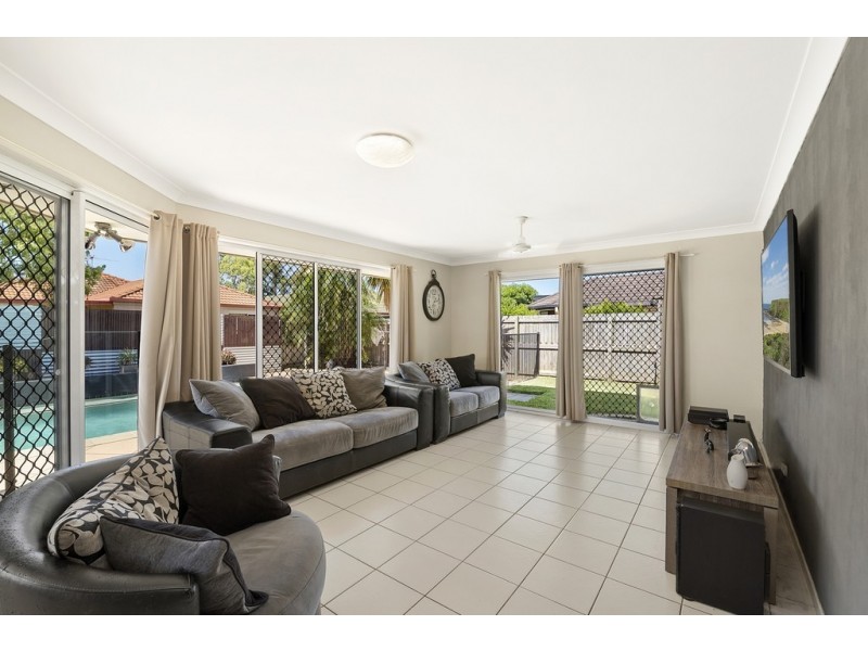 5 Petermann Drive, North Lakes QLD 4509