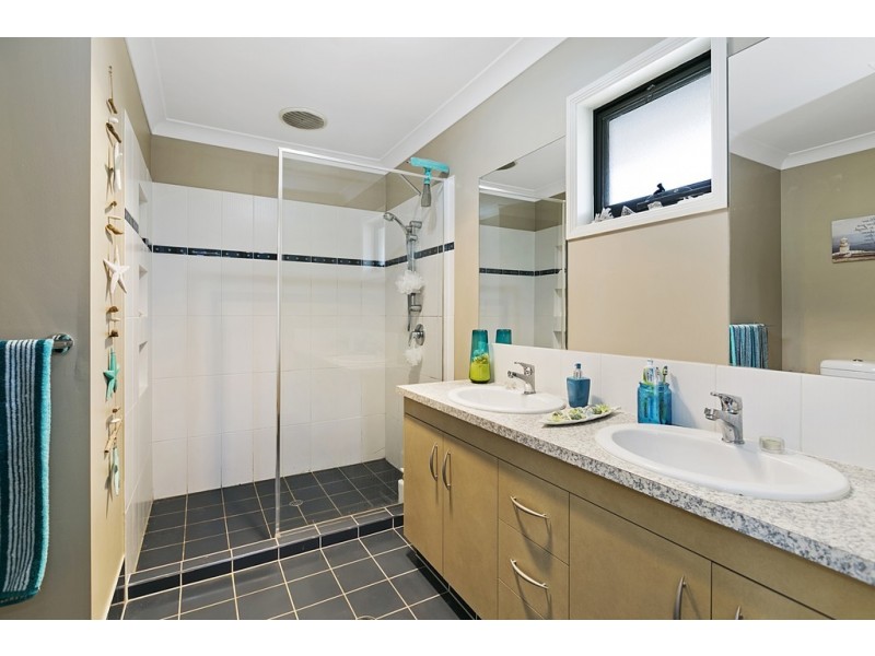 12 Lacebark Street, North Lakes QLD 4509