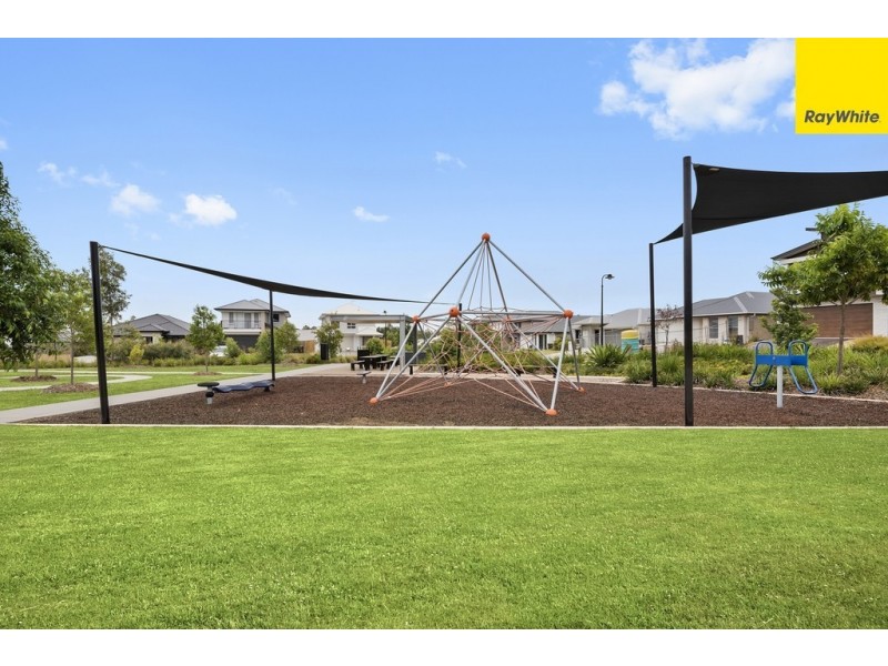 2 Cooloola Crescent, North Lakes QLD 4509