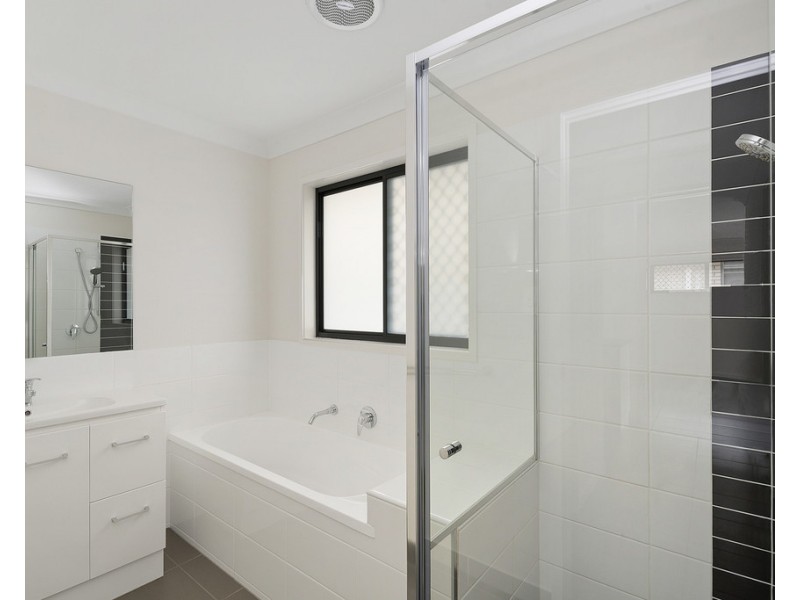 34 Greenhaven Circuit, Narangba QLD 4504