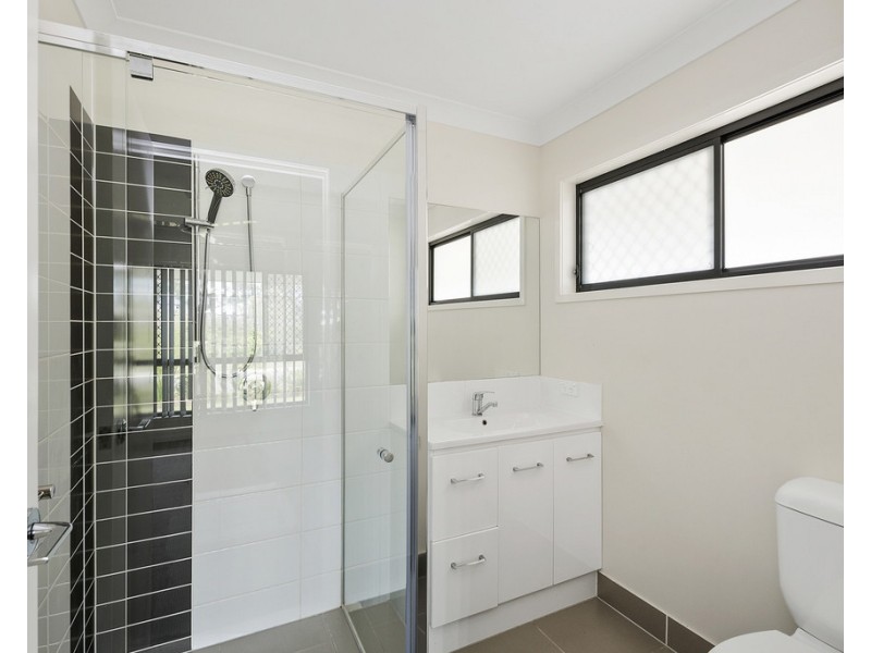 34 Greenhaven Circuit, Narangba QLD 4504