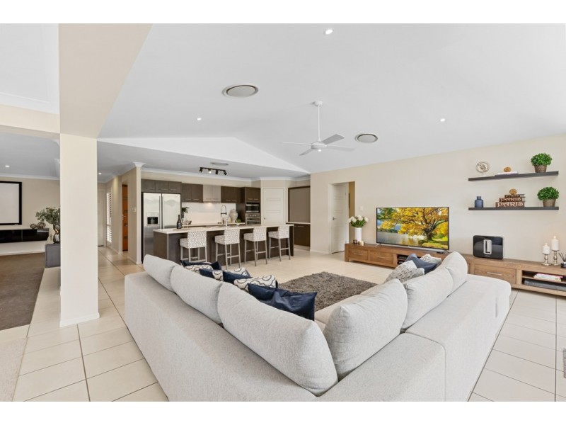 36 Sandpiper Avenue, North Lakes QLD 4509