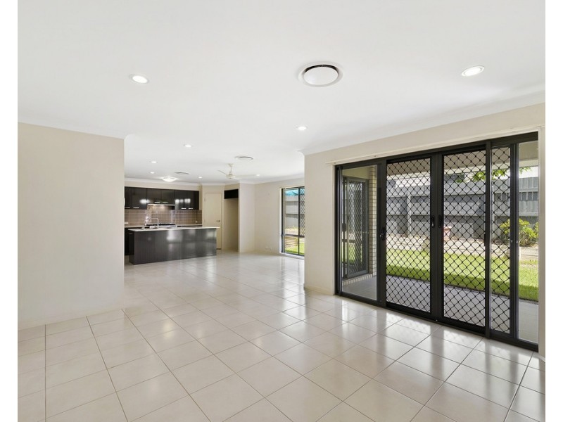 21 Severn Crescent, North Lakes QLD 4509