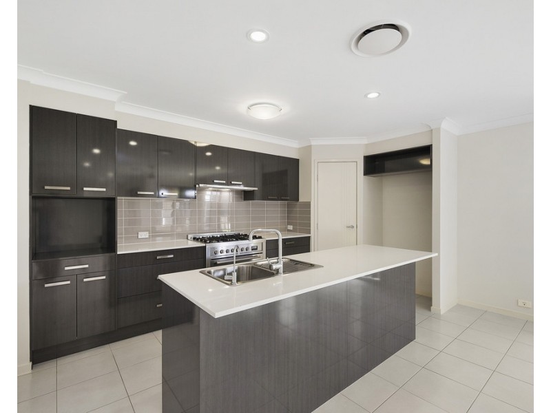 21 Severn Crescent, North Lakes QLD 4509