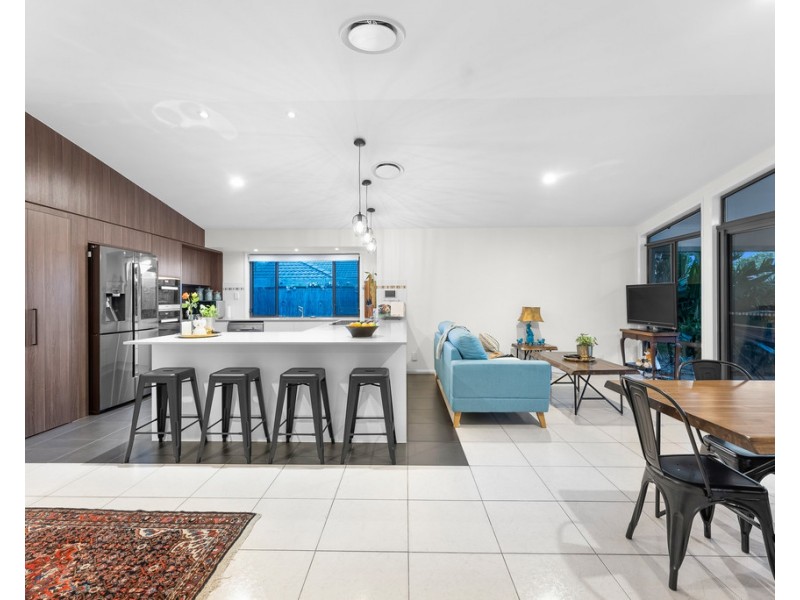 15 Lochern Court, North Lakes QLD 4509