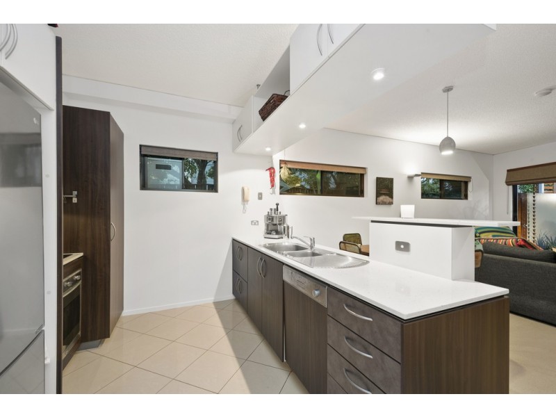 4/46-48 Prince Edward Parade, Redcliffe QLD 4020