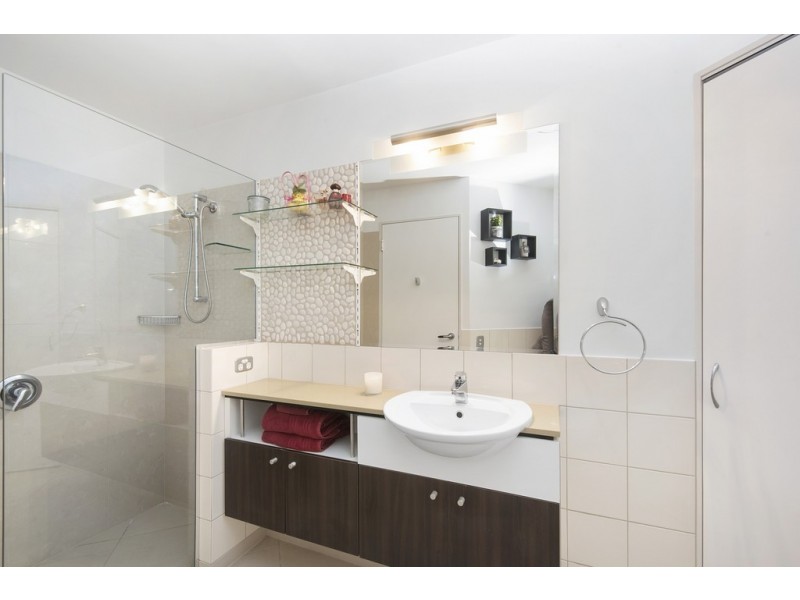 4/46-48 Prince Edward Parade, Redcliffe QLD 4020