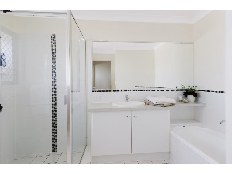 8 Parry Street, North Lakes QLD 4509