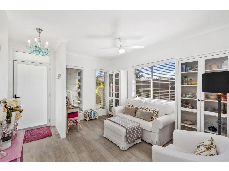 48 Dickson Crescent, North Lakes QLD 4509