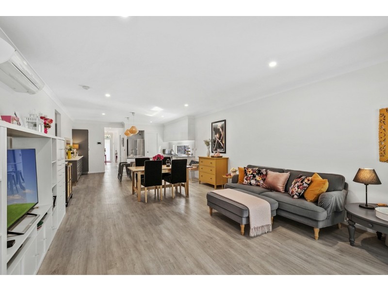 48 Dickson Crescent, North Lakes QLD 4509