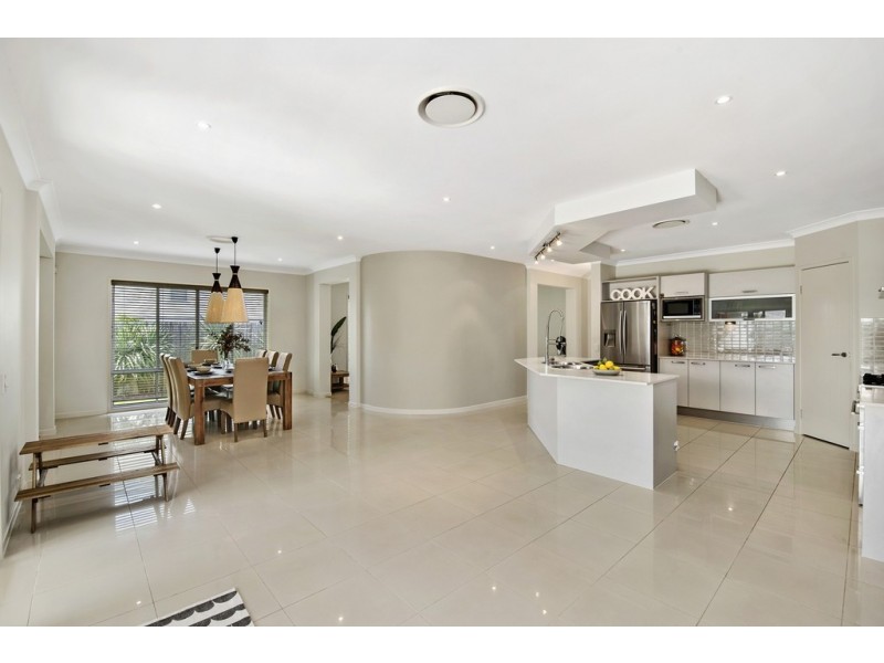 3 Eaton Close, North Lakes QLD 4509