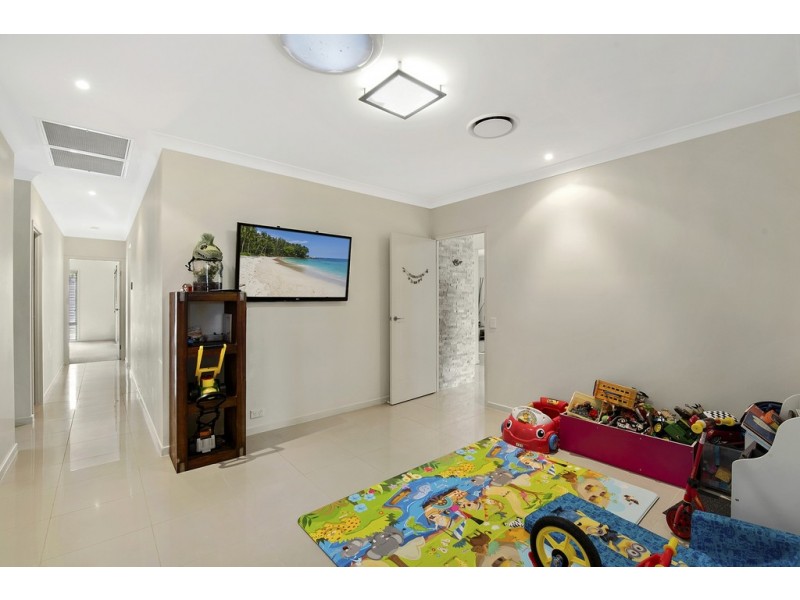 3 Eaton Close, North Lakes QLD 4509