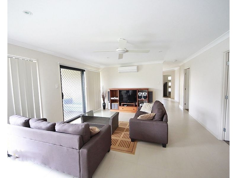 52 Duporth Crescent, Dakabin QLD 4503