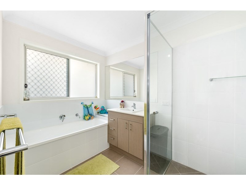 14 Cooloola Crescent, North Lakes QLD 4509