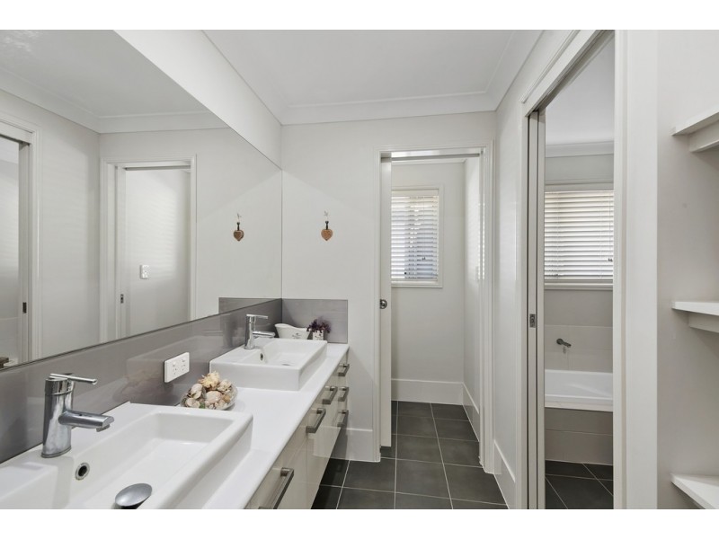 30 Kowari Crescent, North Lakes QLD 4509