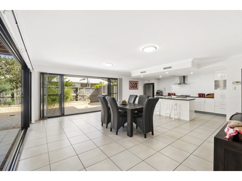 11 Riley Court, North Lakes QLD 4509