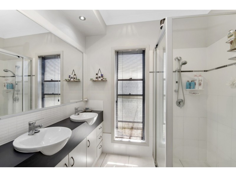 11 Parry Street, North Lakes QLD 4509